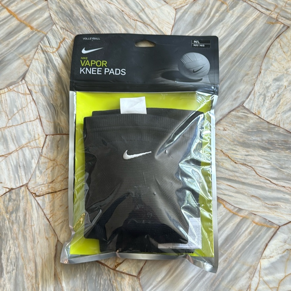 NWT Nike Vapor Volleyball Knee Pads